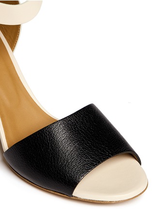 Detail View - Click To Enlarge - CHLOÉ - Contrast leather ankle strap sandals