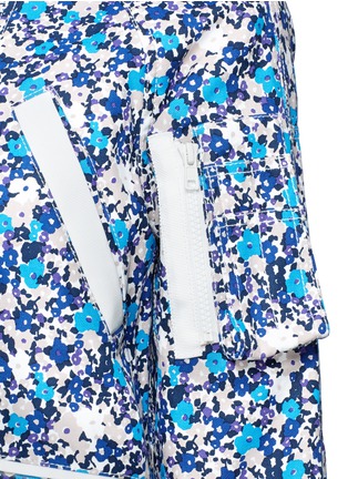 Detail View - Click To Enlarge - SACAI LUCK - Floral print cotton jacket