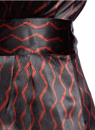 Detail View - Click To Enlarge - ISABEL MARANT - 'Siasi' zigzag print textured silk top