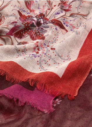 Detail View - Click To Enlarge - FRANCO FERRARI - 'Notevole' contrast floral panel cashmere scarf