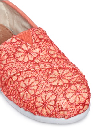 Detail View - Click To Enlarge - 90175 - Tiny Classic glitter crochet toddler slip-ons