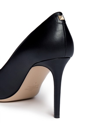 Detail View - Click To Enlarge - VALENTINO GARAVANI - Point-toe leather pumps