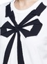 Detail View - Click To Enlarge - MARC JACOBS - Bow appliqué T-shirt