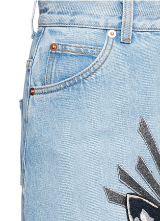 Detail View - Click To Enlarge - GUCCI - Cat embroidered denim skirt