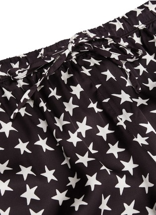 Detail View - Click To Enlarge - 72930 - 'Julian' star print satin pyjama pants