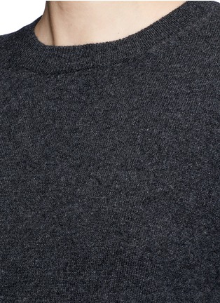 Detail View - Click To Enlarge - VINCE - Side split hem cashmere sweater