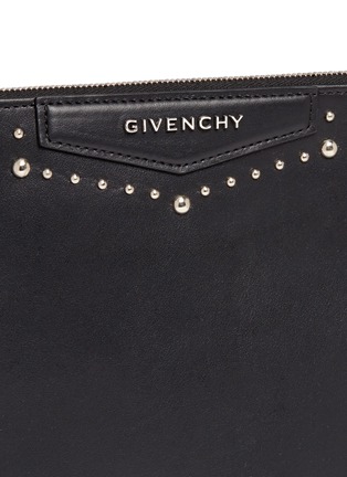 Detail View - Click To Enlarge - GIVENCHY - 'Antigona' stud leather flat zip pouch