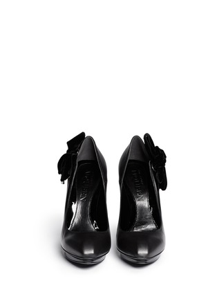 Figure View - Click To Enlarge - ALEXANDER MCQUEEN - Velvet bow leather pumps