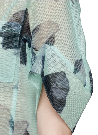 Detail View - Click To Enlarge - HELEN LEE - Floral print mesh T-shirt
