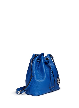 Front View - Click To Enlarge - MICHAEL KORS - 'Jules' leather crossbody bucket bag 