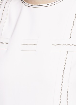 Detail View - Click To Enlarge - COMME MOI - Contrast topstitch ribbon crepe sleeveless dress
