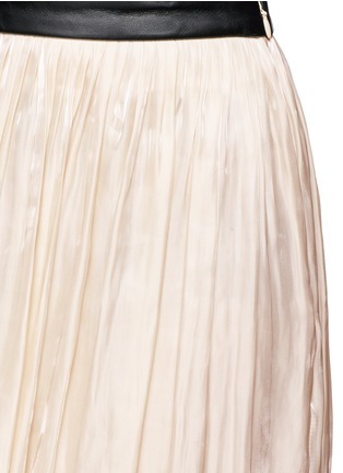 Detail View - Click To Enlarge - 73182 - Lambskin leather waistband pleated charmeuse skirt