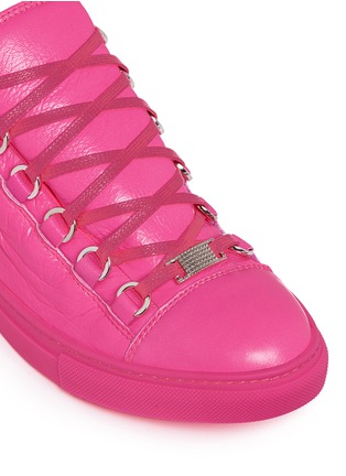 Detail View - Click To Enlarge - BALENCIAGA - 'Arena' creased neon lambskin leather sneakers