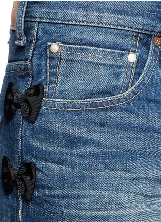 Detail View - Click To Enlarge - 73115 - Petersham ribbon bow appliqué selvedge jeans