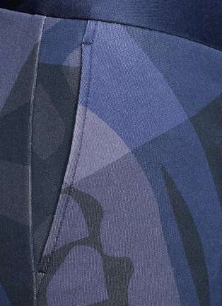 Detail View - Click To Enlarge - ALEXANDER MCQUEEN - Skull camouflage print jogging pants