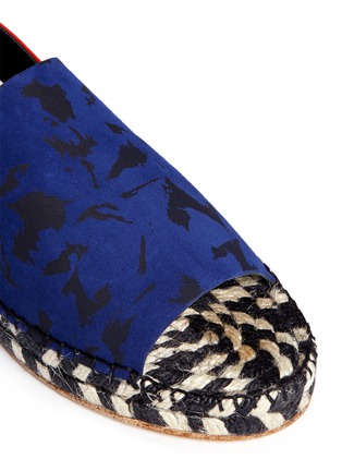 Detail View - Click To Enlarge - PROENZA SCHOULER - Feather print suede slingback espadrille sandals