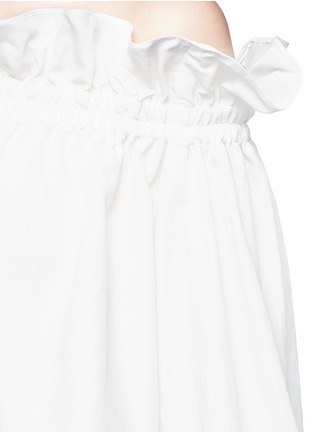 Detail View - Click To Enlarge - 73401 - Ruffle off-shoulder cropped shirt