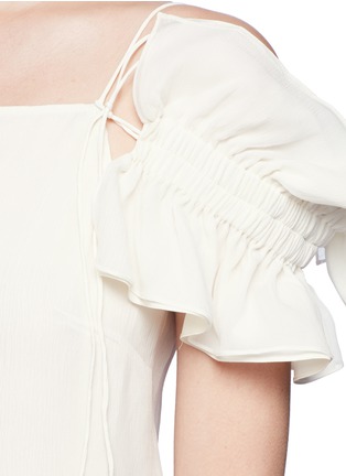 Detail View - Click To Enlarge - 73401 - Detachable ruffle sleeve off-shoulder silk camisole