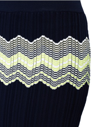Detail View - Click To Enlarge - COMME MOI - Zigzag stripe knit midi skirt