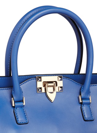 Detail View - Click To Enlarge - VALENTINO GARAVANI - 'Rockstud' small leather zip tote