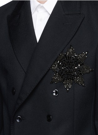 Detail View - Click To Enlarge - ALEXANDER MCQUEEN - Glass crystal medallion double breasted blazer