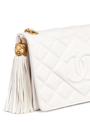  - VINTAGE CHANEL - Chunky tassel charm quilted leather flap bag