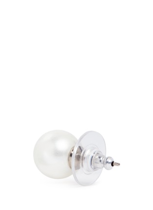 Detail View - Click To Enlarge - KENNETH JAY LANE - Medium glass pearl stud earrings