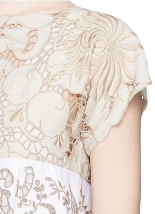 Detail View - Click To Enlarge - CHLOÉ - Floral embroidery cotton-linen top