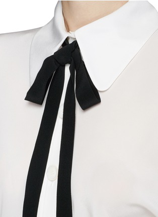 Detail View - Click To Enlarge - CHLOÉ - Neck tie silk blouse