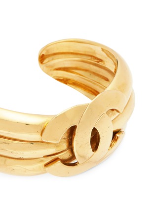 Detail View - Click To Enlarge - VINTAGE CHANEL - Logo ribbon effect cuff