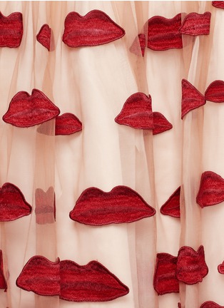 Detail View - Click To Enlarge - ALICE & OLIVIA - 'Pout' lip appliqué skirt