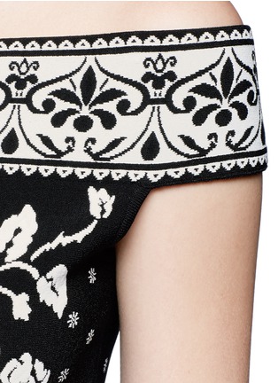 Detail View - Click To Enlarge - ALEXANDER MCQUEEN - Floral jacquard knit off-shoulder top