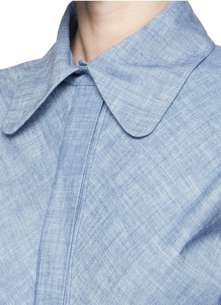 Detail View - Click To Enlarge - CHLOÉ - Crochet trim cotton chambray shirt