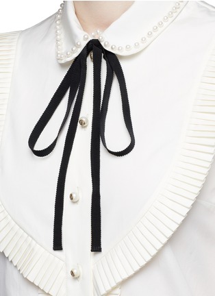 Detail View - Click To Enlarge - GUCCI - GG pearl pleated bib front shirt