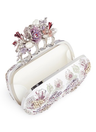 Detail View - Click To Enlarge - ALEXANDER MCQUEEN - Poppy embellished satin floral knuckle clutch