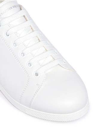 Detail View - Click To Enlarge - ALEXANDER MCQUEEN - Thin outsole metallic collar leather sneakers