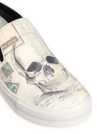 Detail View - Click To Enlarge - ALEXANDER MCQUEEN - 'Letters from India' print leather slip-ons