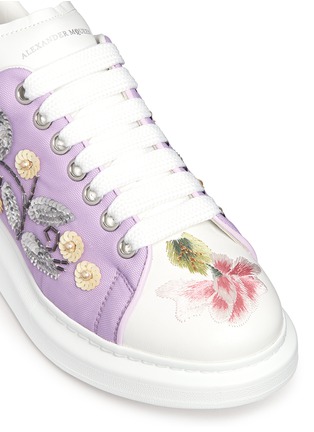 Detail View - Click To Enlarge - ALEXANDER MCQUEEN - Floral sequin mesh embroidered leather sneakers