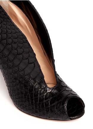 Detail View - Click To Enlarge - GIANVITO ROSSI - V throat python leather booties
