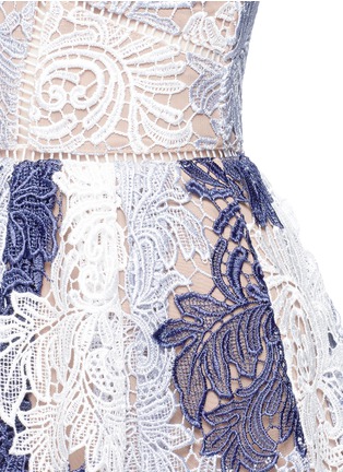 Detail View - Click To Enlarge - SELF-PORTRAIT - 'Camellia' colourblock leaf guipure lace dress