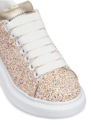 Detail View - Click To Enlarge - ALEXANDER MCQUEEN - Chunky outsole coarse glitter metallic leather sneakers