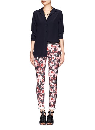 Figure View - Click To Enlarge - MO&CO. EDITION 10 - Leather trim rose print crop skinny jeans