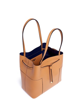 Detail View - Click To Enlarge - TORY BURCH - Block-T' leather bucket tote