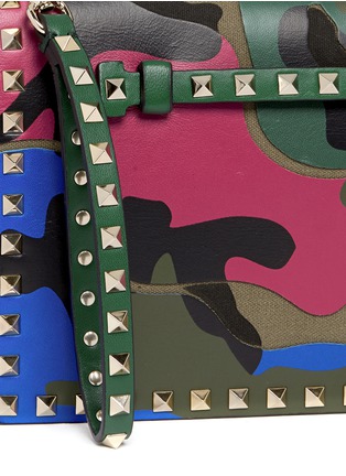 Detail View - Click To Enlarge - VALENTINO GARAVANI - Camouflage print leather canvas flap clutch