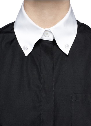 Detail View - Click To Enlarge - GIVENCHY - Pearl pin collar sleeveless poplin shirt