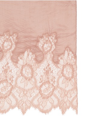 Detail View - Click To Enlarge - VALENTINO GARAVANI - Plissé pleat floral lace cashmere scarf