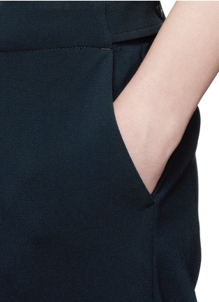 Detail View - Click To Enlarge - THEORY - 'Padra' elastic waist cropped pants