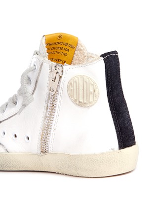 Detail View - Click To Enlarge - GOLDEN GOOSE - 'Francy' asymmetric star print leather kids sneakers