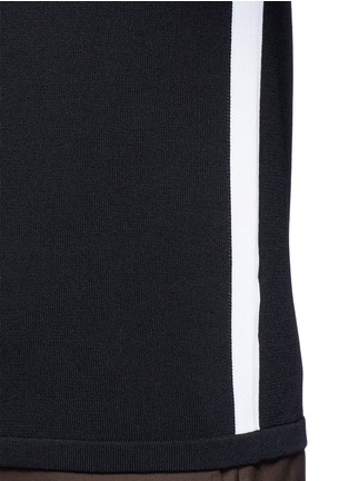 Detail View - Click To Enlarge - NEIL BARRETT - Contrast edge knit T-shirt