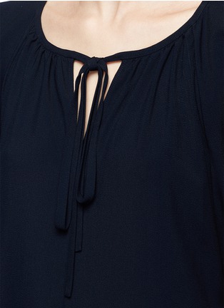 Detail View - Click To Enlarge - CHLOÉ - Drawstring V-neck cady dress